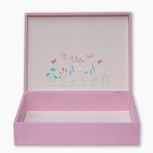 Bandeja de doce forrada com linho em bi-tom com bordado personalizado