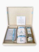 Grand Kit personalizado II com toalhas bordadas, vela, difusor, porta-retrato e convite