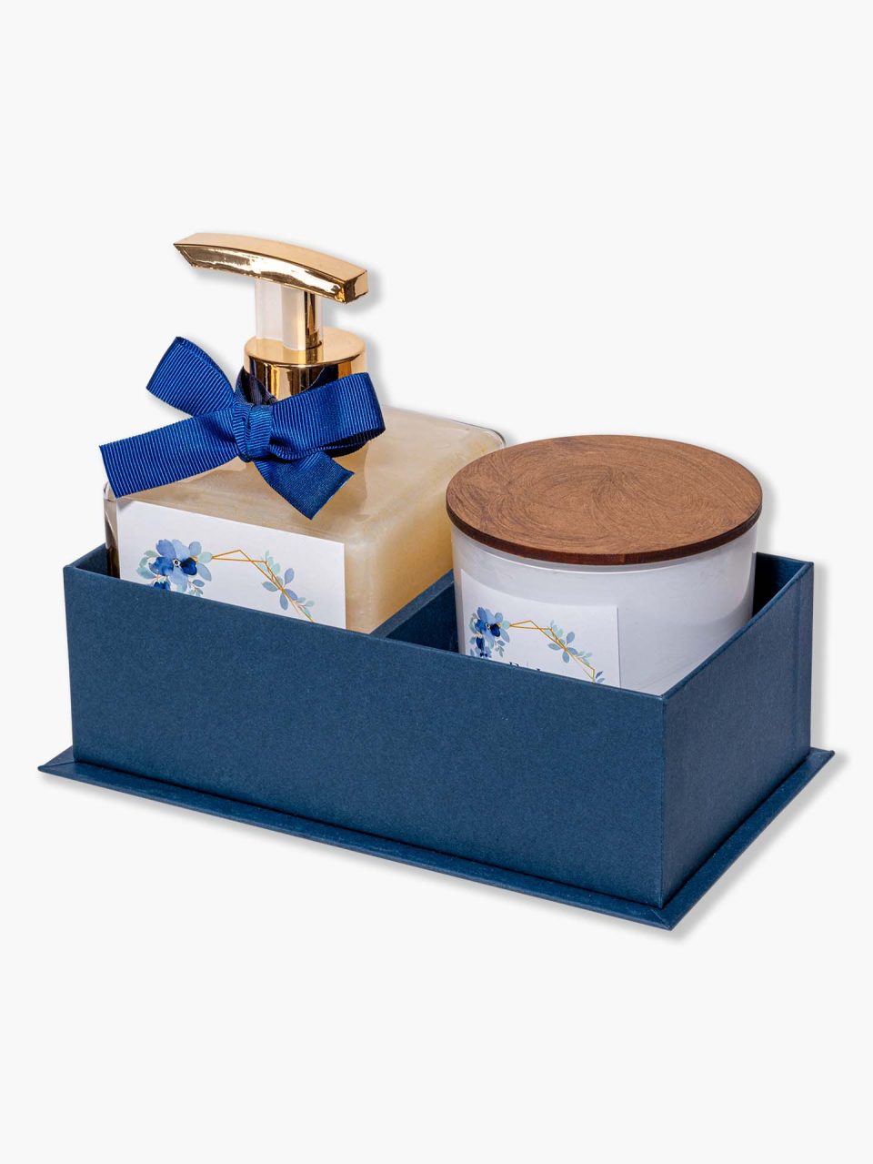 Kit Celebre V com sabonete, vela aromárica, caixa cartonada aberto
