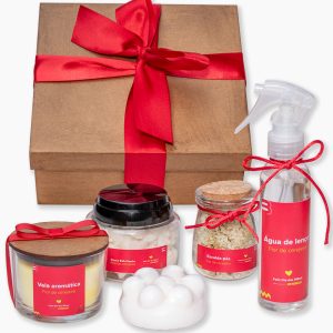 Kit SPA V com vela perfumada, pasta esfoliante, sabonete massageador, escalda-pés e água de lençol personalizados