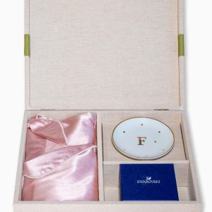 Kit Good Memories III : caixa forrada com joia do dia e espaço para joia e camisão de cetim