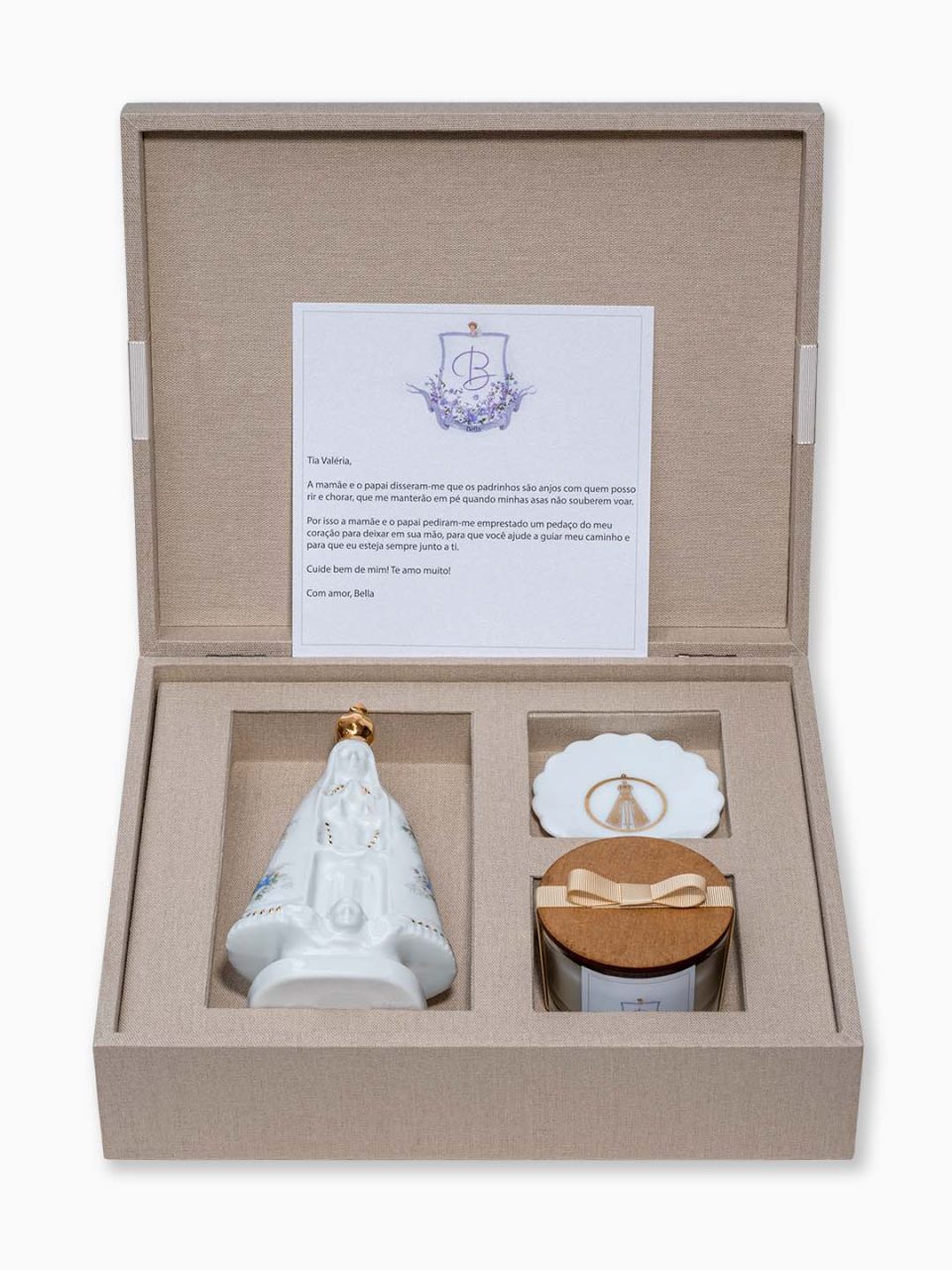Classic Kit Personalizado I em caixa de MDF forrada com vela perfumada, um jóia do dia e santinha em porcelana pintada a mão com detalhe de ouro + convite
