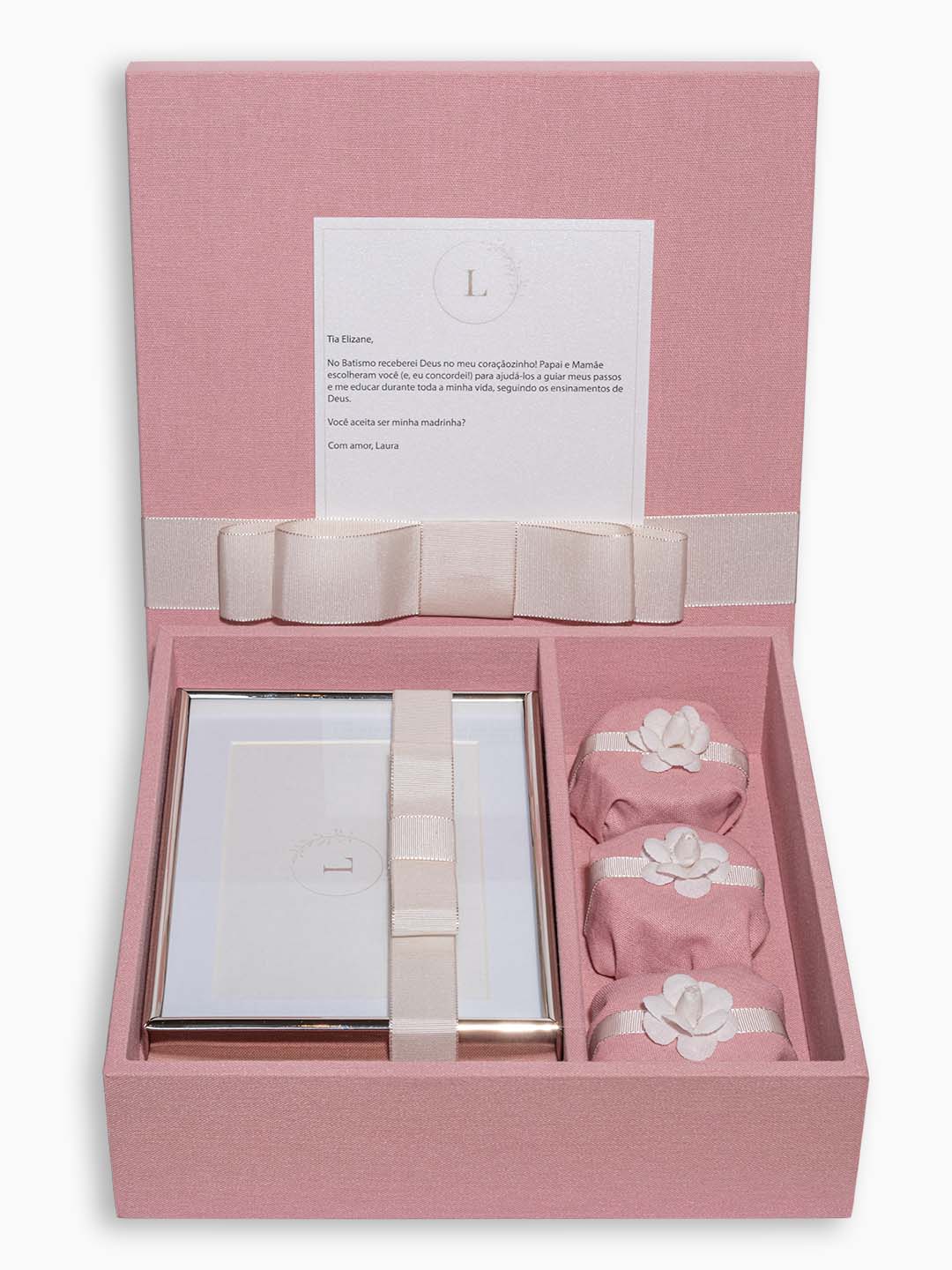 Kit Padrinho Personalizado VI com porta retrato, 3 pães de mel, convite e caixa forrada no tom rosa envelhecido com fita off white