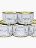 Lata Petit Gourmet personalizada para batizado com laço chanel na tampa