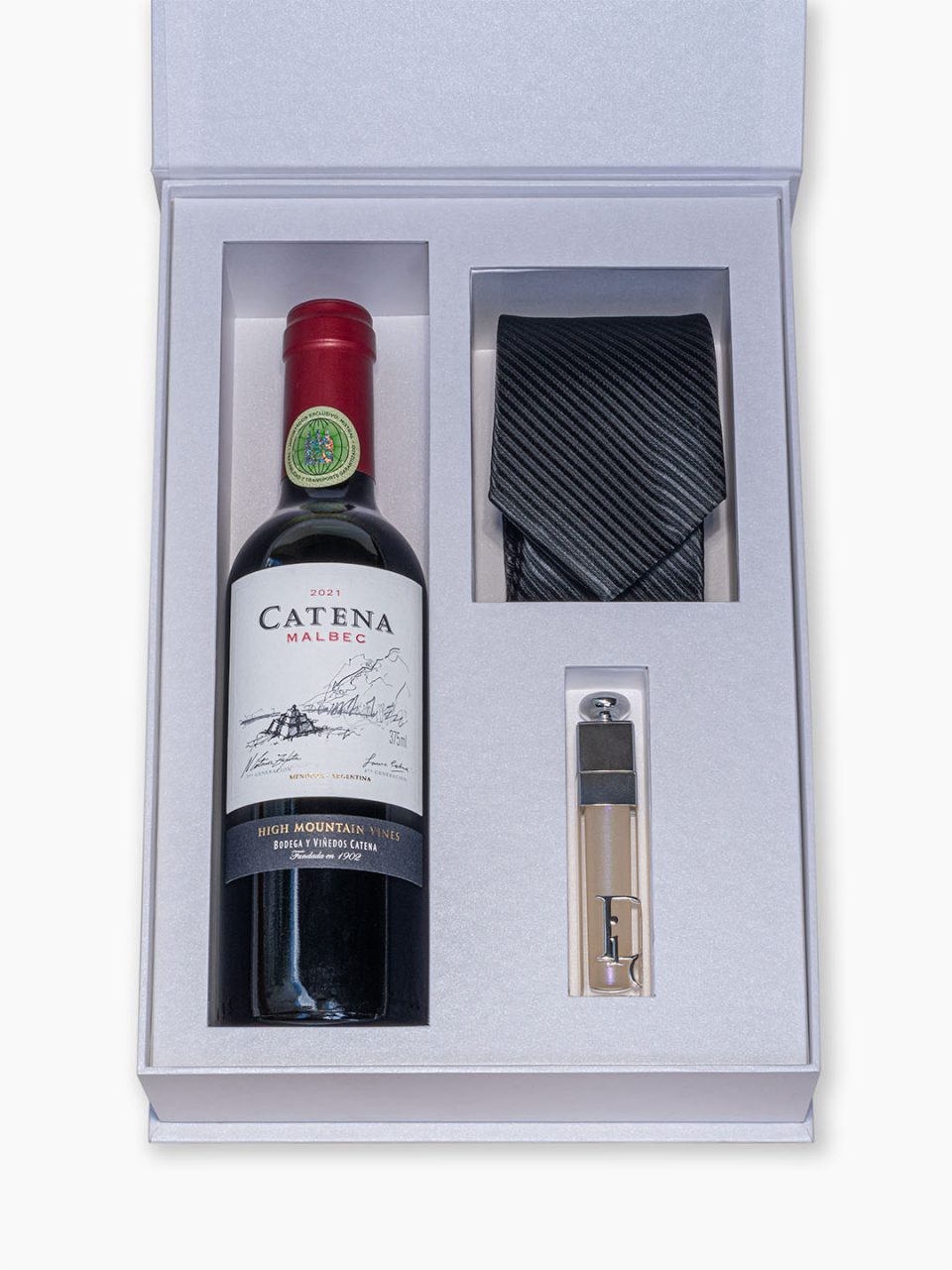 Caixa personalizada Célébrer VI - Padrinhos Casal com vinho Catena, gravata e gloss