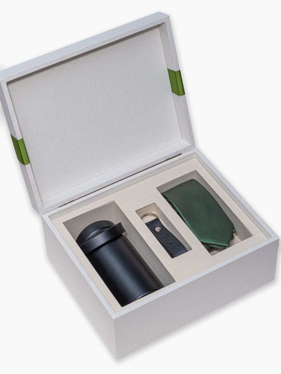 Kit Festejar V - Padrinho solteiro em caixa de MDF forrada com berço personalizado com garrafa go-case, chaveiro e gravata
