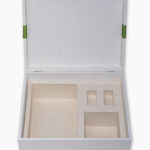 Kit Festejar V - Madrinha em caixa de MDF forrada com berço personalizado para 4 itens