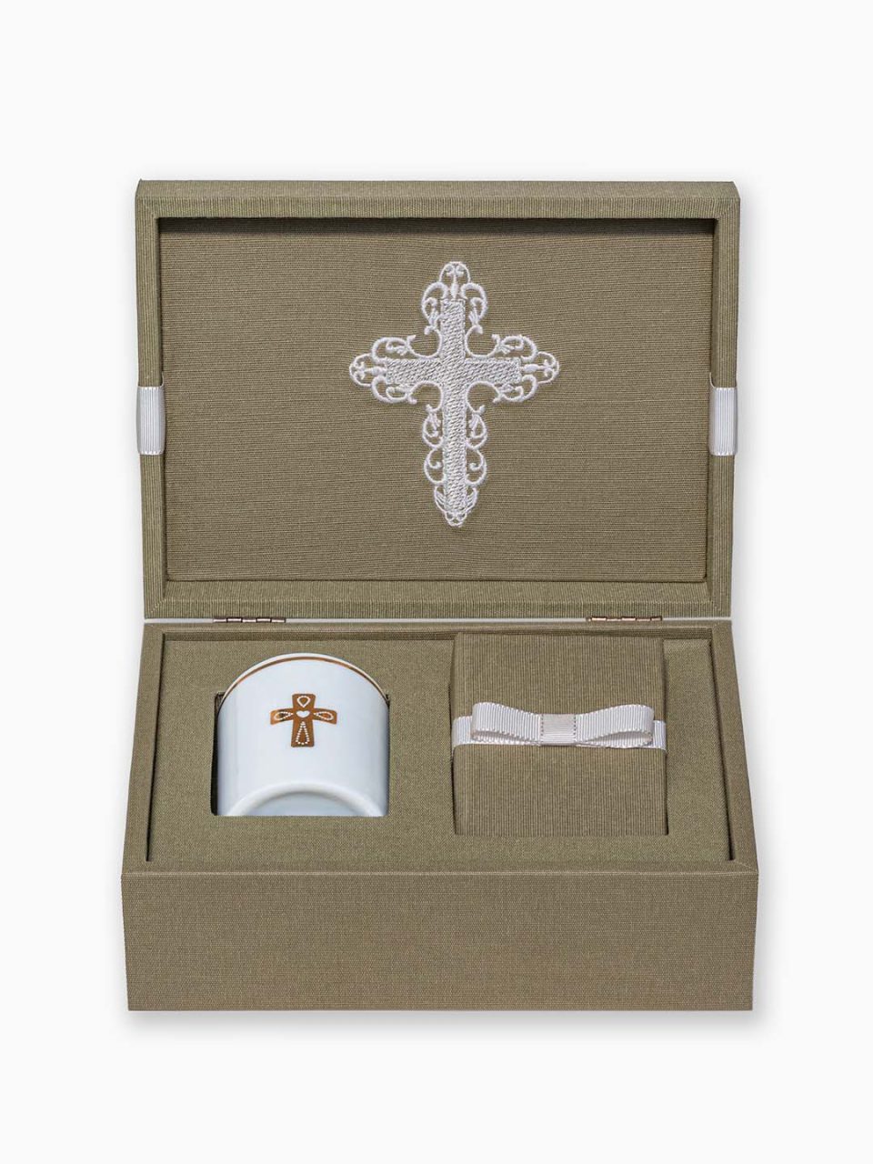 Kit Madrinha de consagração | Caixa de MDF forrada com crucifixo bordado, vela aromática em porcelana com crucifixo e filete de ouro, mini bíblia salmos batizado e convite
