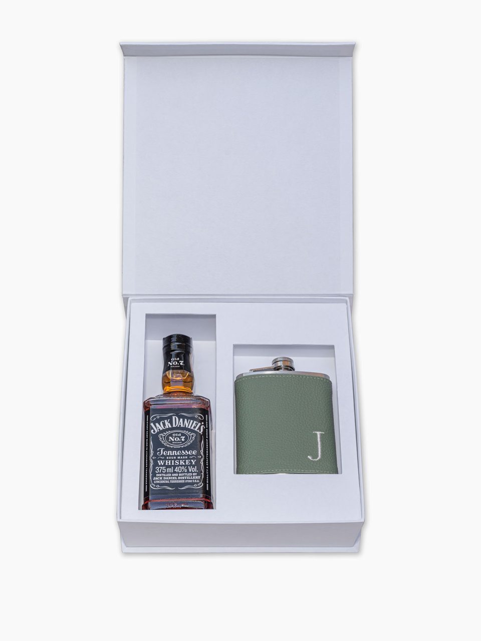 Caixa personalizada Celebrer IX - Solteiro com jack Daniels 375ml e cantil com capa de couro ecológico bordado com inicial