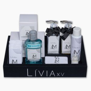 Kit toalete 15 anos masculino com bandeja forrada de linho e bordada + itens personalizados