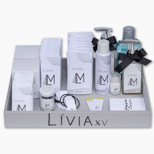 Kit Toalete 15 anos feminino com bandeja de MDF forrada e bordada + 13 itens diferentes personalizados