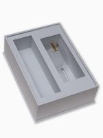 Kit Festejar II - Padrinho / Madrinha solteiro com taça de cristal com inicial e filete de ouro