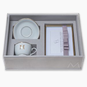 Kit Festejar VII Solteiro - caixa MDF com tampa de acrílico + xícara, pires e porta-retrato