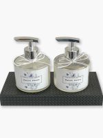 Duo Kit toalete personalizado com uma bandeja em Mdf revestida de couro sintético, 1 frasco de sabonete líquido e 1 gel antisséptico