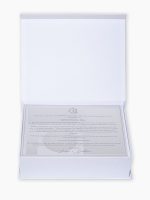 Caixa Personalizada Célébrer XI – Casal com convite em papel vegetal