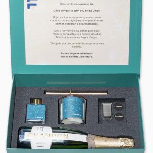 Caixa Welcome Signature personalizada com vela, difusor e espumante