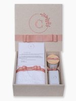 Kit Padrinho Personalizado V com toalha, vela, sabonete, convite e bordado