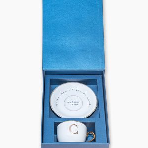 Caixa Personalizada Célébrer - Melhor Mãe / Pai dos Noivos com xícara de café personalizada e pires com mensagem