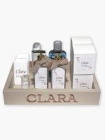 Kit toalete masculino com bandeja e itens personalizados para festa de 15 anos da Clara