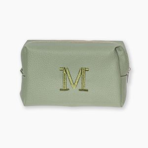 Necessaire Box em couro ecológico com Inicial bordada
