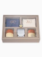 Kit Festejar Signature I com necessaires, copos de ceramica de café e gravata e tampa de acrilico com iniciais