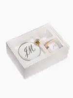 caixa com vela e porcelana personalizada